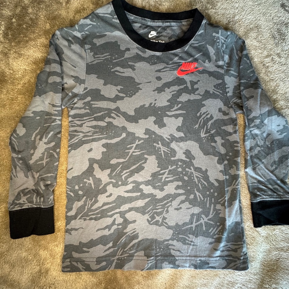 Nike Long Sleeve Gray Camo